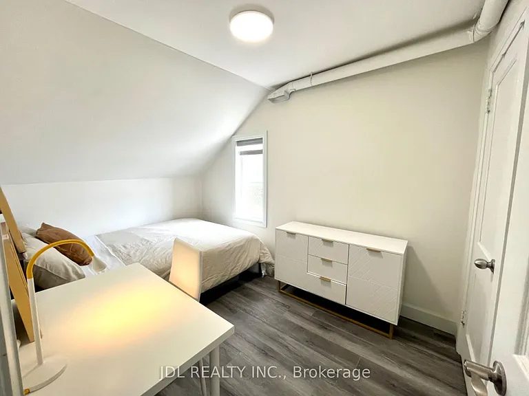 5 Sorauren Ave #7 — Photo 35