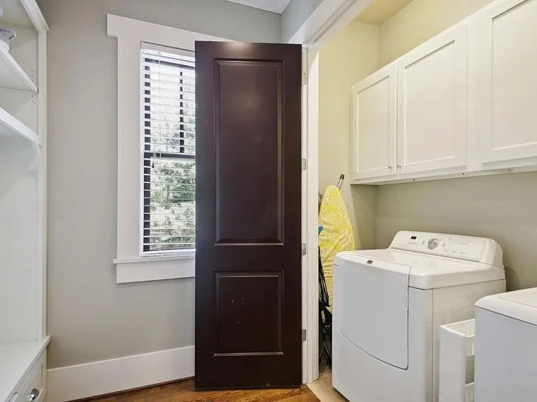 519 N Highland Ave NE — Photo 24