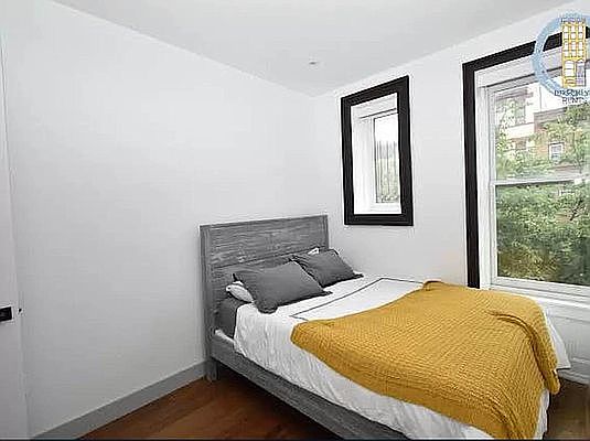5th image of 1187 Dean St #4F