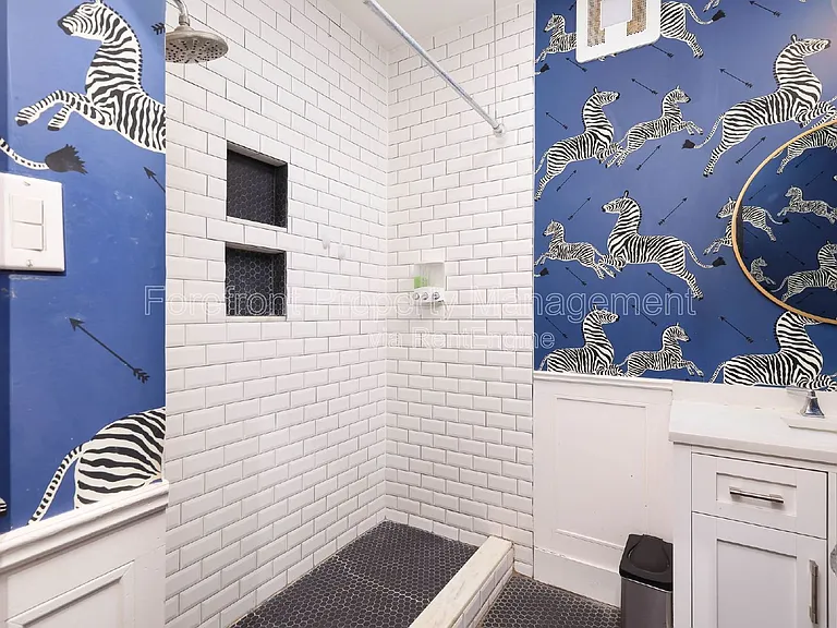 418 W Rosewood Ave — Photo 15