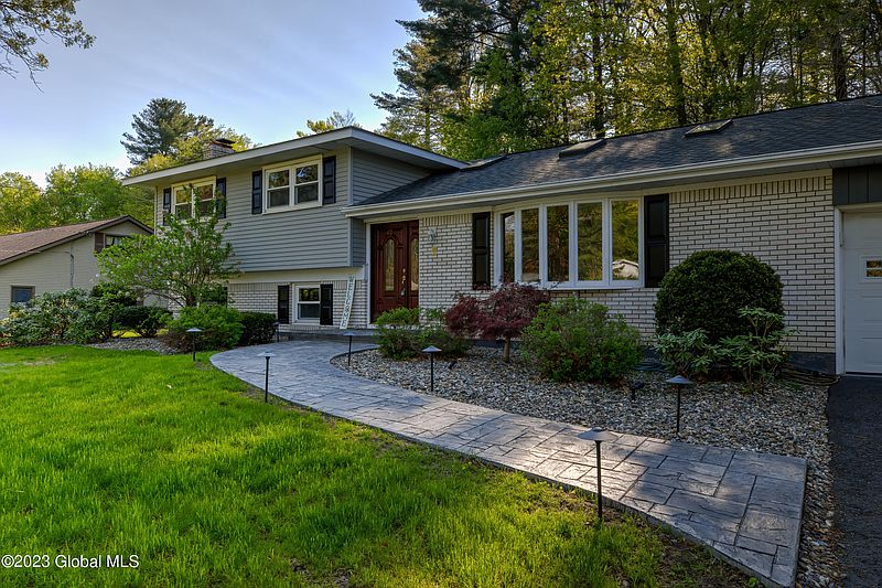 2nd image of 12 Crestwood Drive