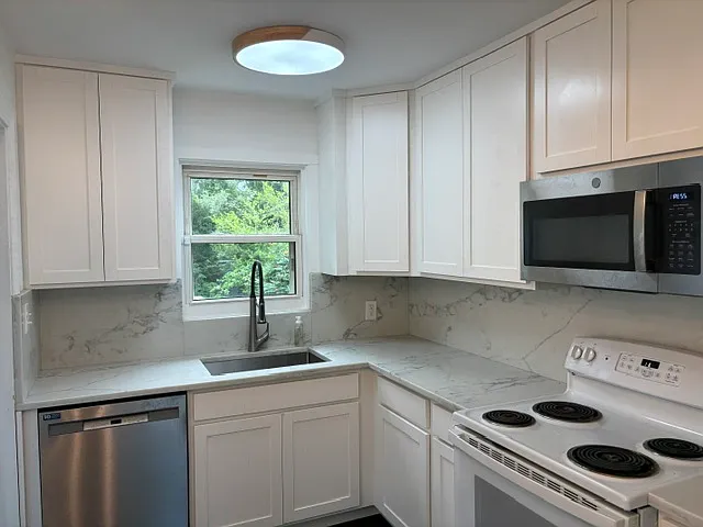 85 Morris St — Photo 17