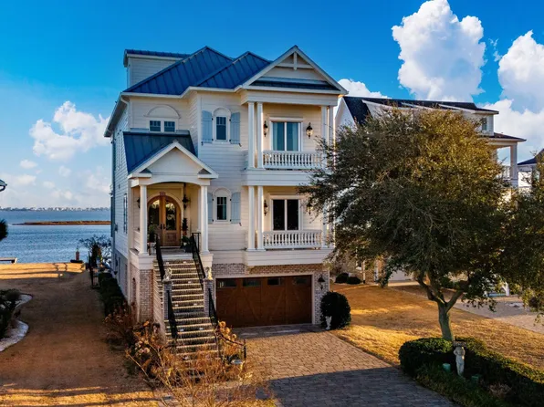 205 Back Street, Newport, NC 28570