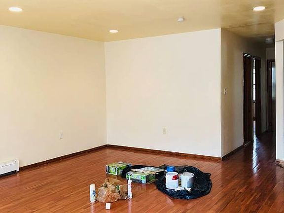 3rd image of 120 196th St