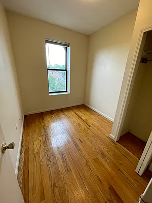 Rented by Delmark Realty LLC | media 23