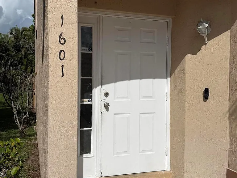 1601 Lakeview Dr W #1601 — Photo 2