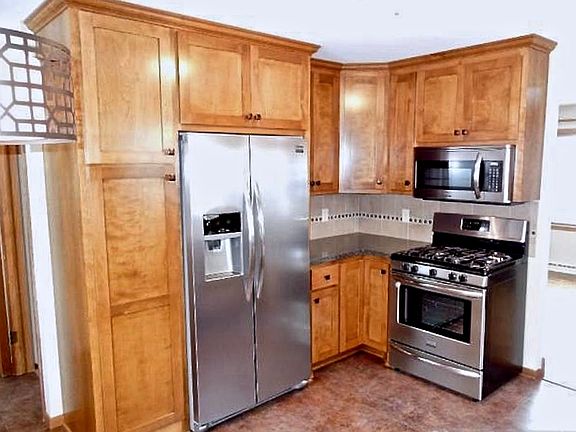 Custom cabinetry w/pantry!