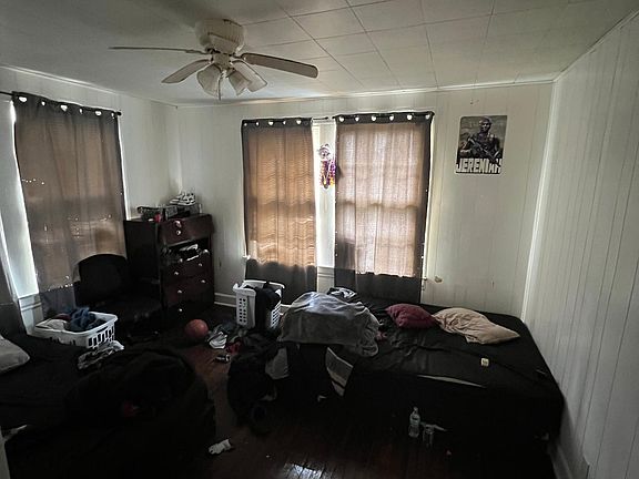 5th image of 914 Buford St