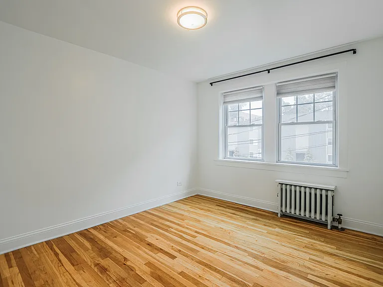 10600 Clifton — Photo 12
