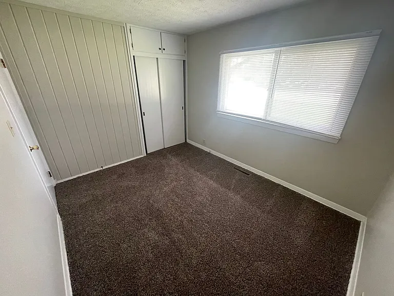 2800 N Salisbury St — Photo 8