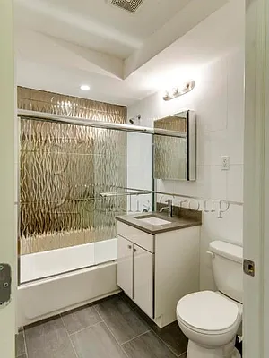 Rented by Bouklis Group | media 30