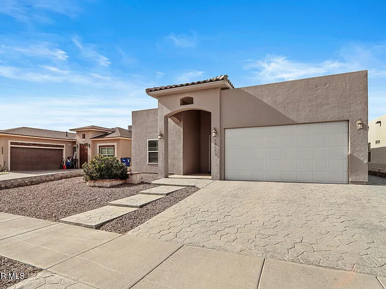 14553 Hunters Grove Ave — Photo 2