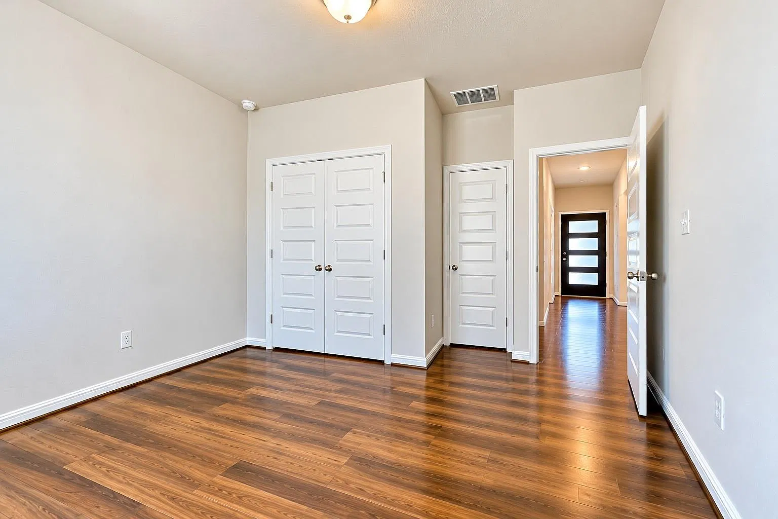 3 bed, 2.0 bath, 1867 sqft, $2,500 — Photo 2