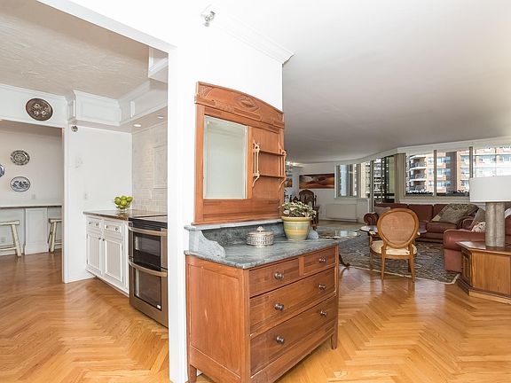5th image of 143 Hoyt St APT 7F