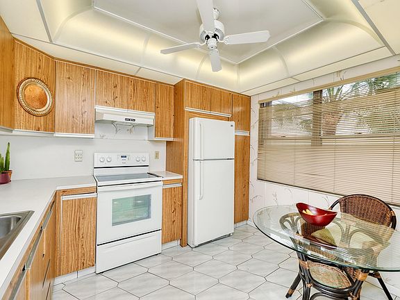 5th image of 3203 Portofino Pt #H3