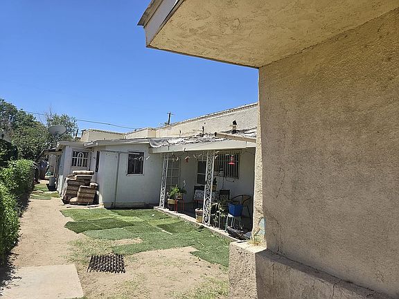 4th image of 3006 Rivera Ave APT 1
