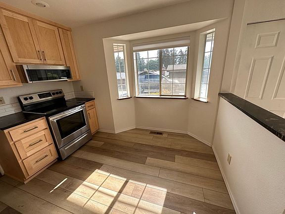 3rd image of 11715 6th St SE Unit A
