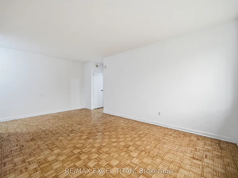 2895 Bathurst St #111 — Photo 8