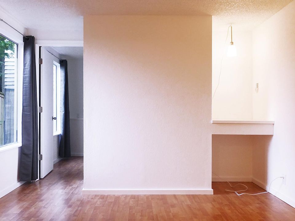 1st image of 2812 4th Ave W #L