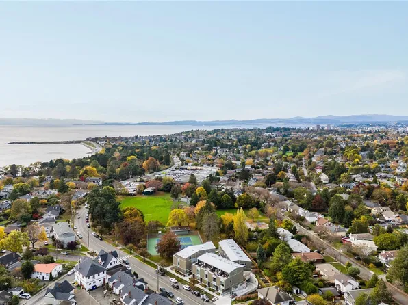 1720 Fairfield Rd #105, Victoria, BC V8S 1G3