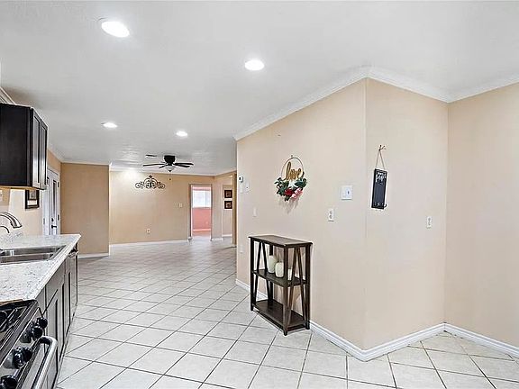 3rd image of 2621 Pickerton Dr