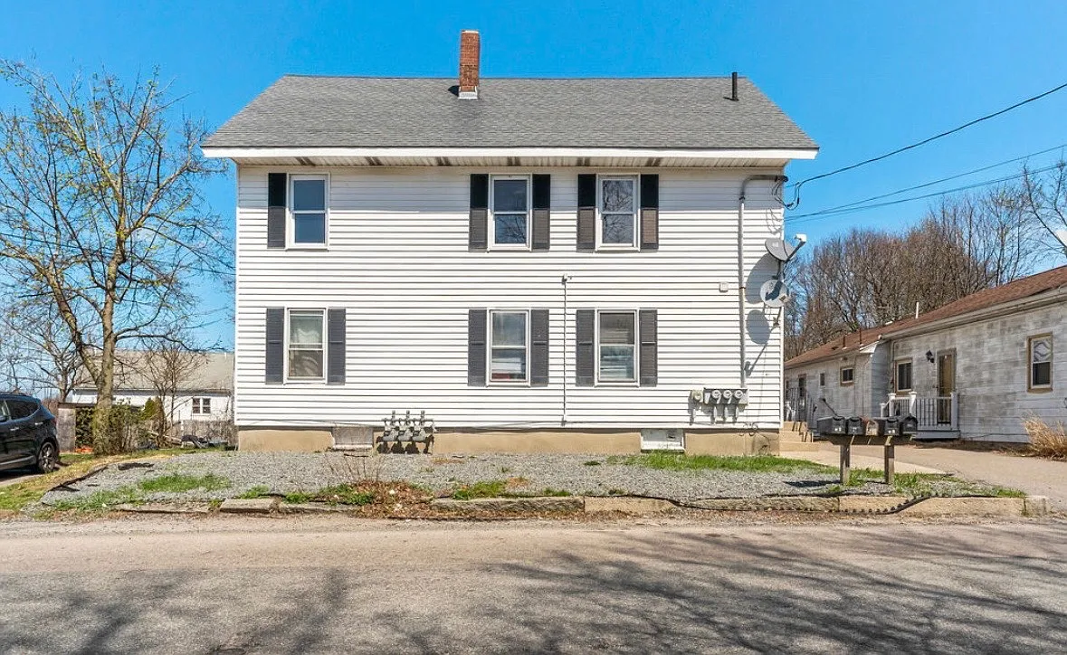 3 bed, 1000 sqft, $2,500 — Photo 1