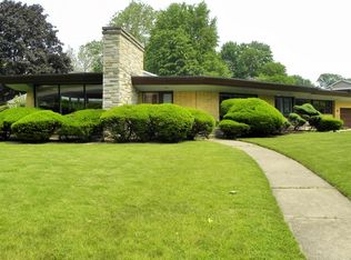 3558 W 98th St, Evergreen Park, IL 60805