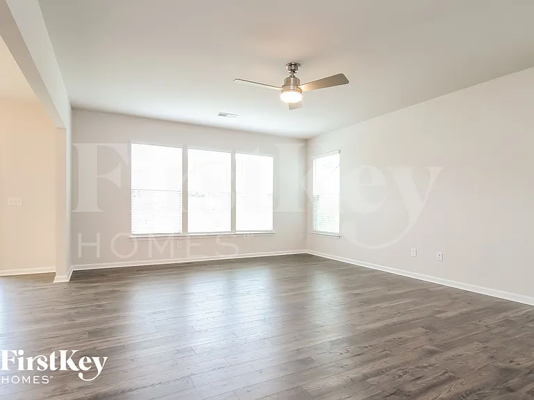 625 Goldburn Way — Photo 4