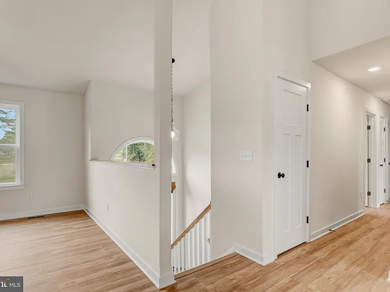 17 Carol St — Photo 15