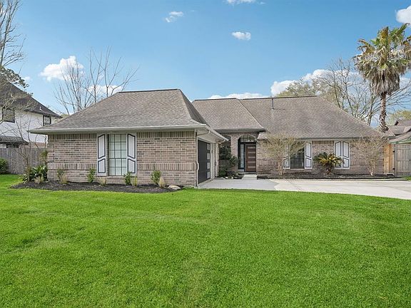 2nd image of 605 Olde Oaks Drive