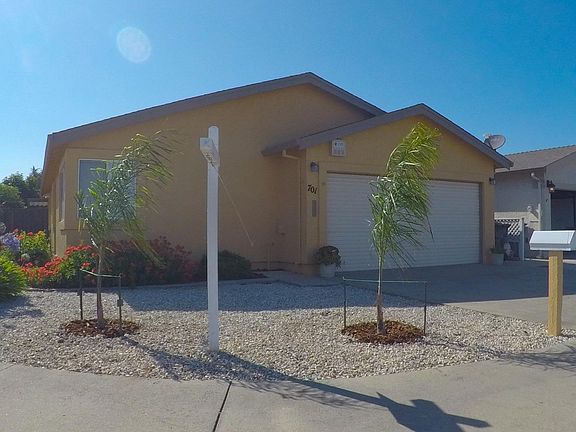 5th image of 701 Cedar Dr