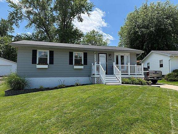 2nd image of 3393 Tulip Tree Dr