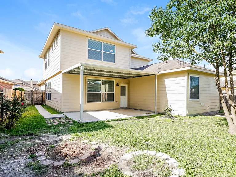 214 Crosby Village Dr — Photo 16