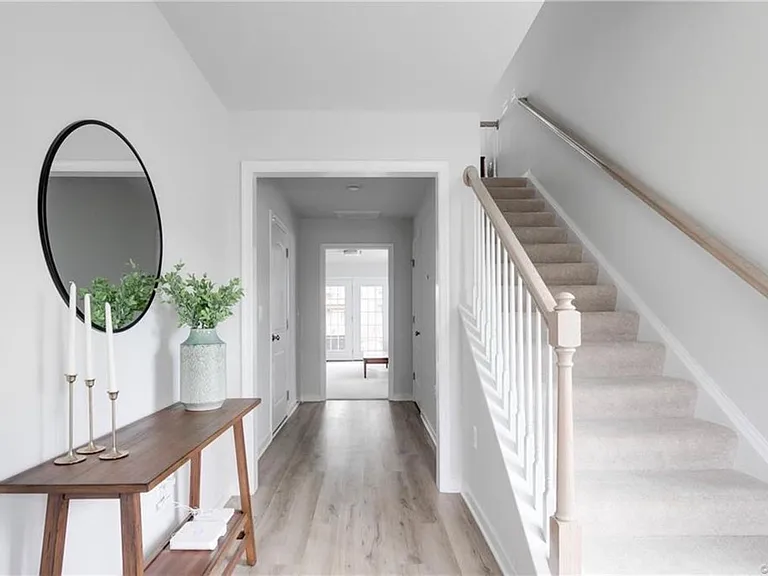 1335 Claytor Ln — Photo 1