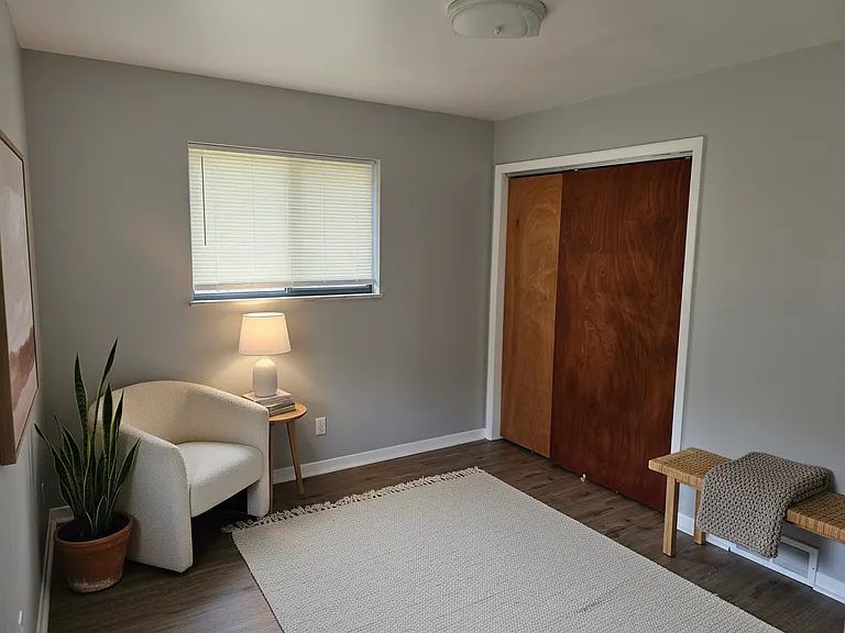 505 Zahn Dr — Photo 6