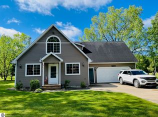 8095 Wedeln Trl, Cadillac, MI 49601