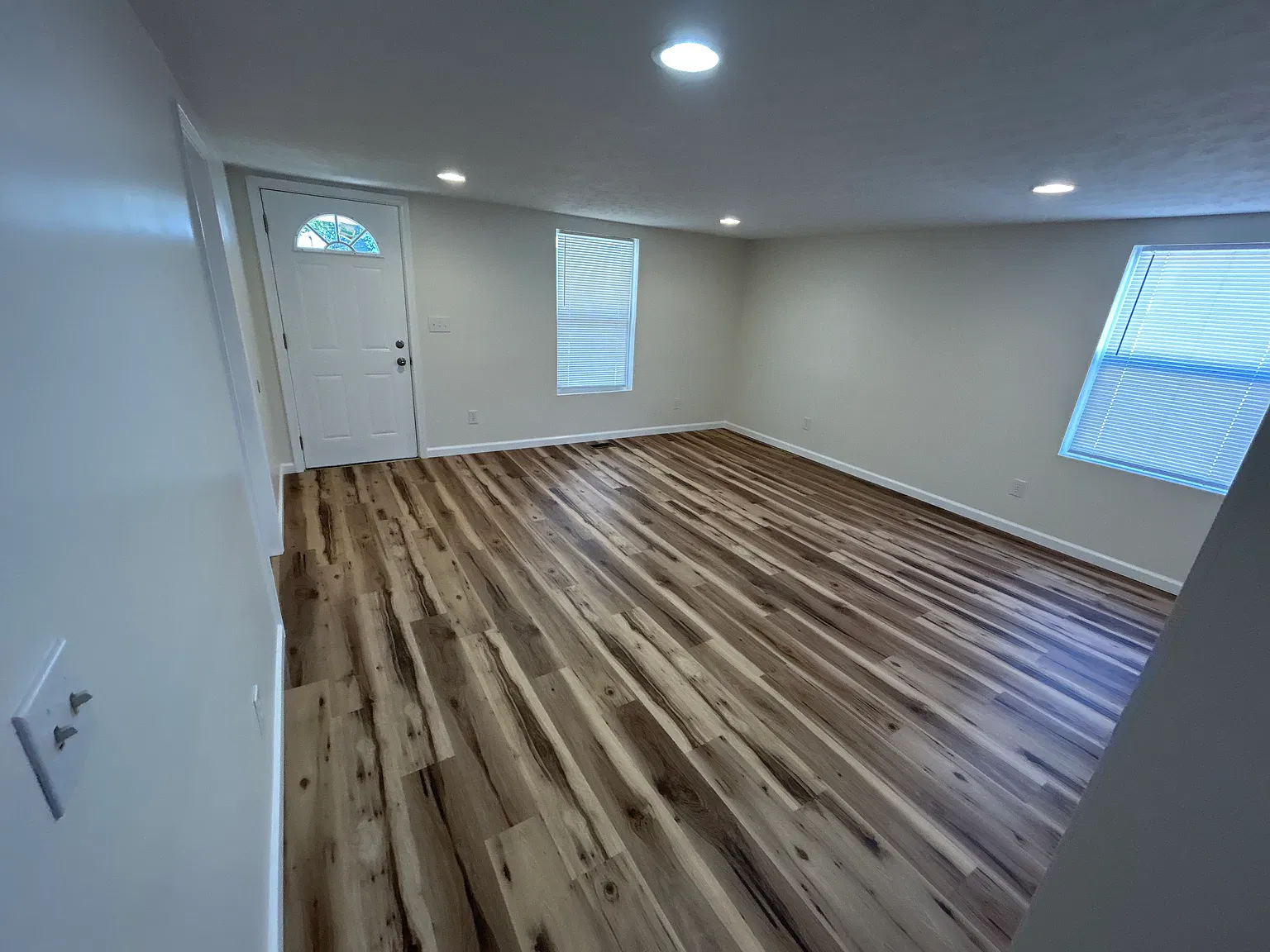 4 bed, 1.5 bath, 1134 sqft, $1,500 — Photo 2