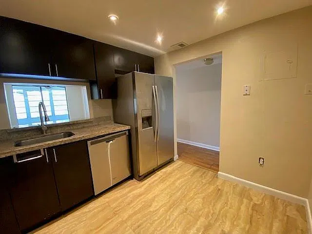 2 bed, 2.0 bath, 1000 sqft, $1,750 — Photo 1