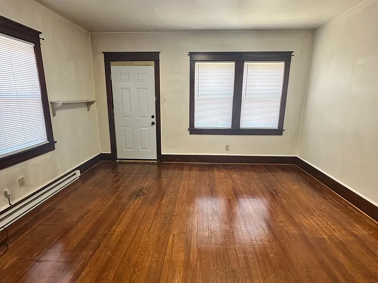 7 S Burhans Blvd — Photo 11