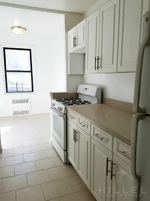 Rented by Hillel Realty Group | media 21