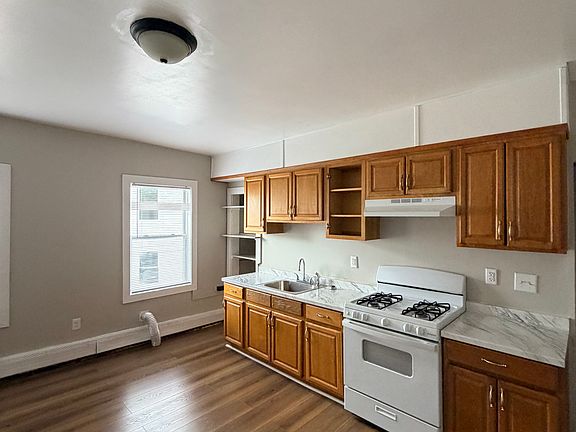 3rd image of 4 Ferry St #C