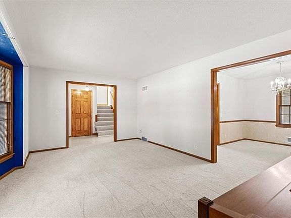 4th image of 9514 Knox Dr