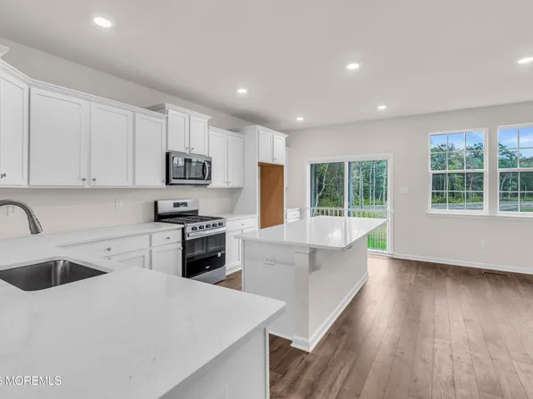 303 Mantoloking Drive, Jackson, NJ 08527