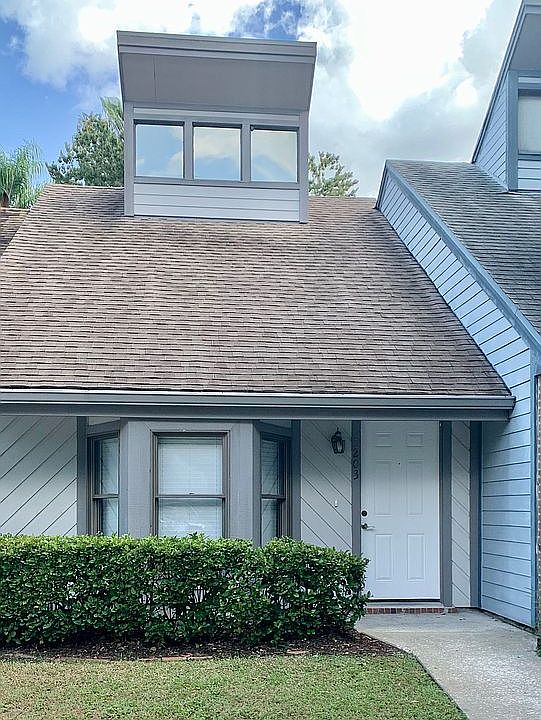 1st image of 5203 Oak Charter Ct