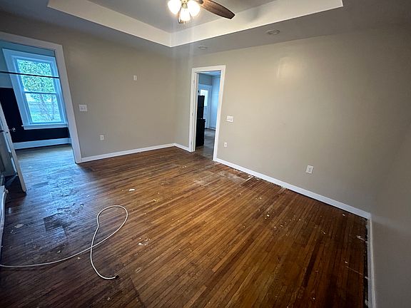 2nd image of 17 Cottage St #2