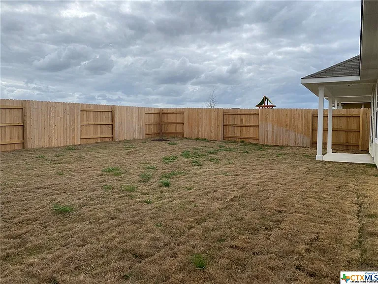 132 Lyndon Dr — Photo 46