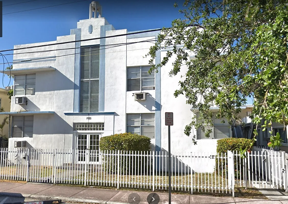Building Photo - 1935 Calais Dr #204