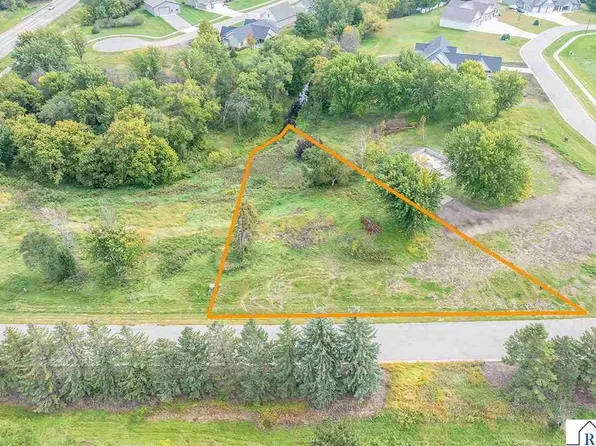 305 Double Eagle Dr, Mankato, MN 56001