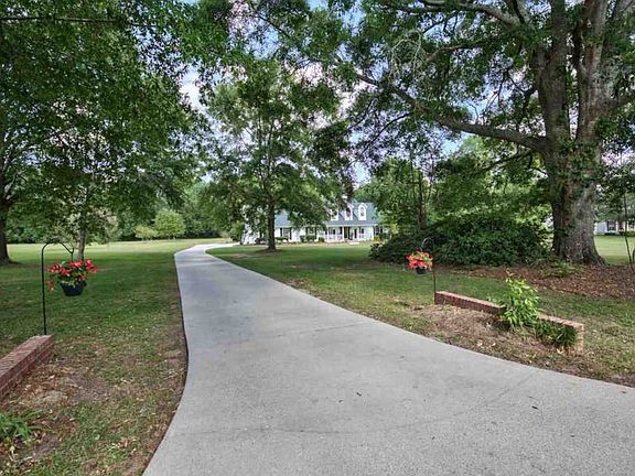 3rd image of 10511 Casanova Dr