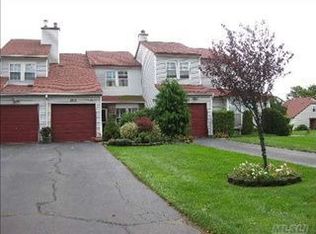93 Strathmore Court Dr, Coram, NY 11727